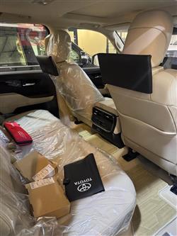 تۆیۆتا لاند کروزەر